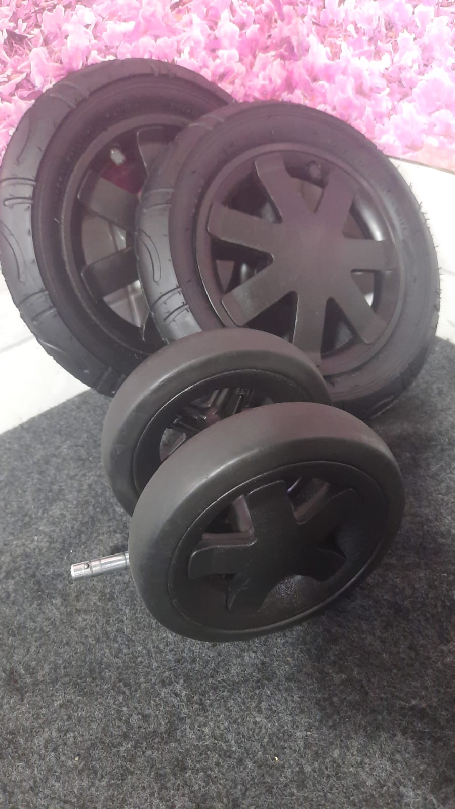 Kit 3 rodas Quinny Buzz pretas ou pratas